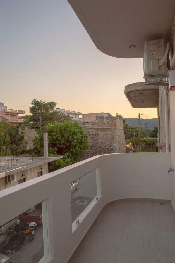 Tonia'S Apartment Kissamos Bagian luar foto